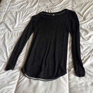 Lululemon Black Long-Sleeve Lightweight Knit Top Women